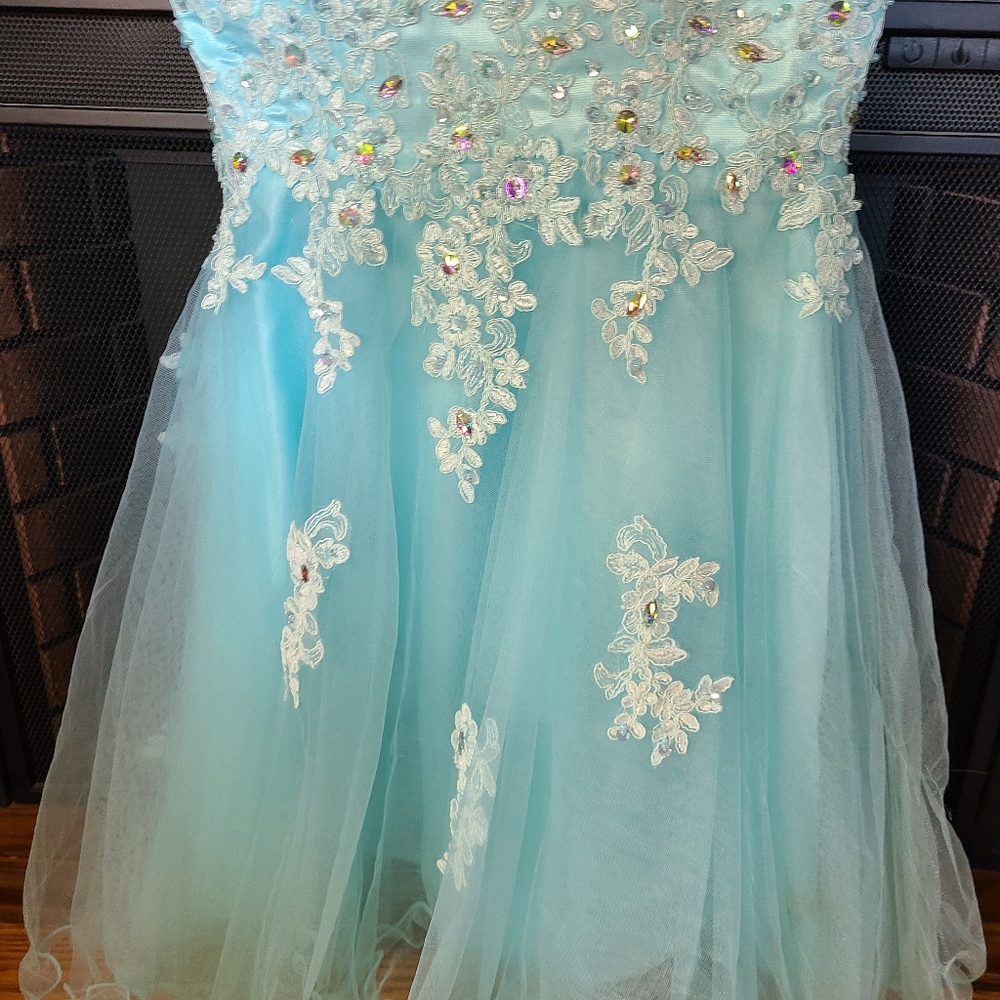 Dress - Picture 4 of 6